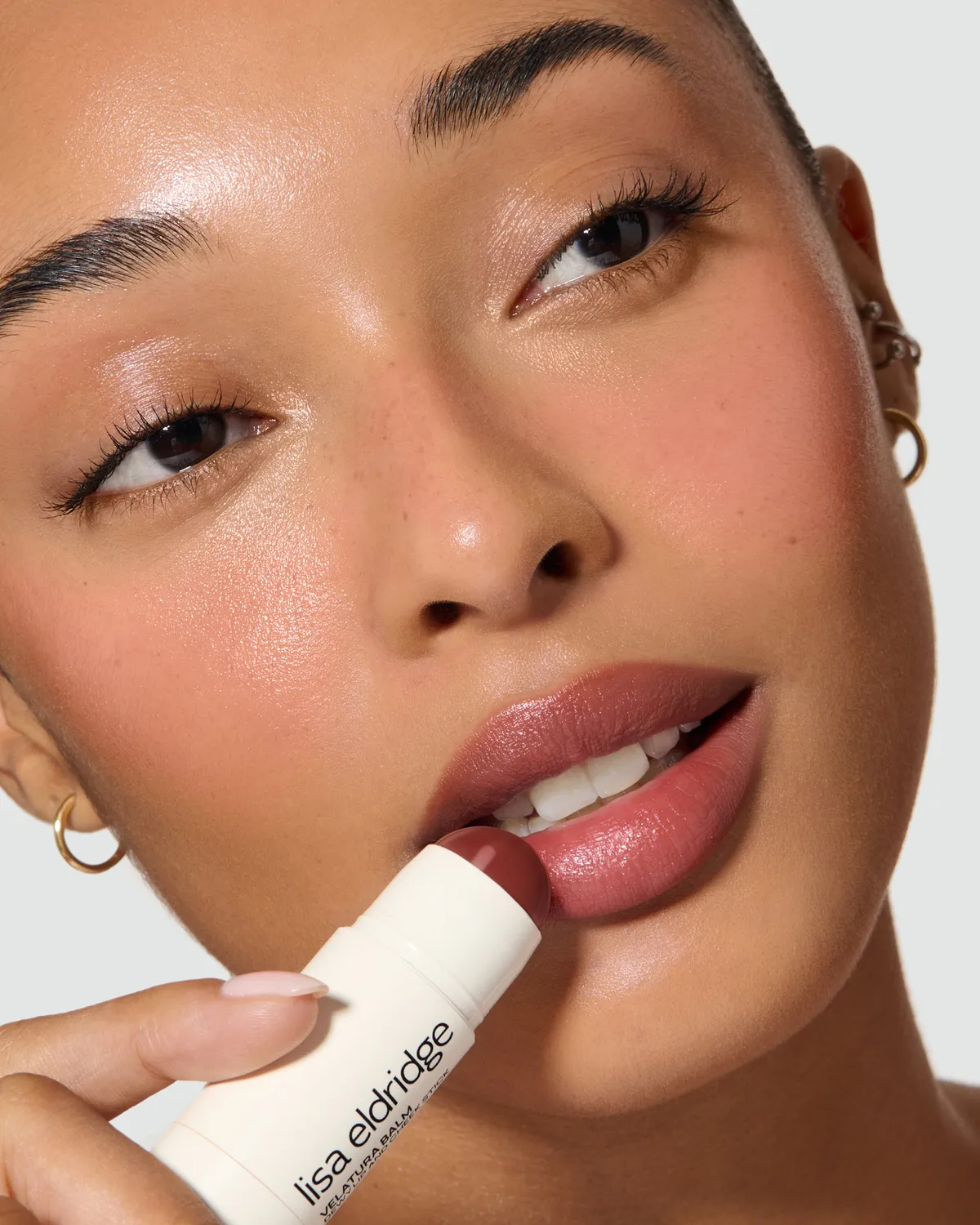 Lisa Eldridge Velatura Cinnamon Bun stick labbra e guance glossy