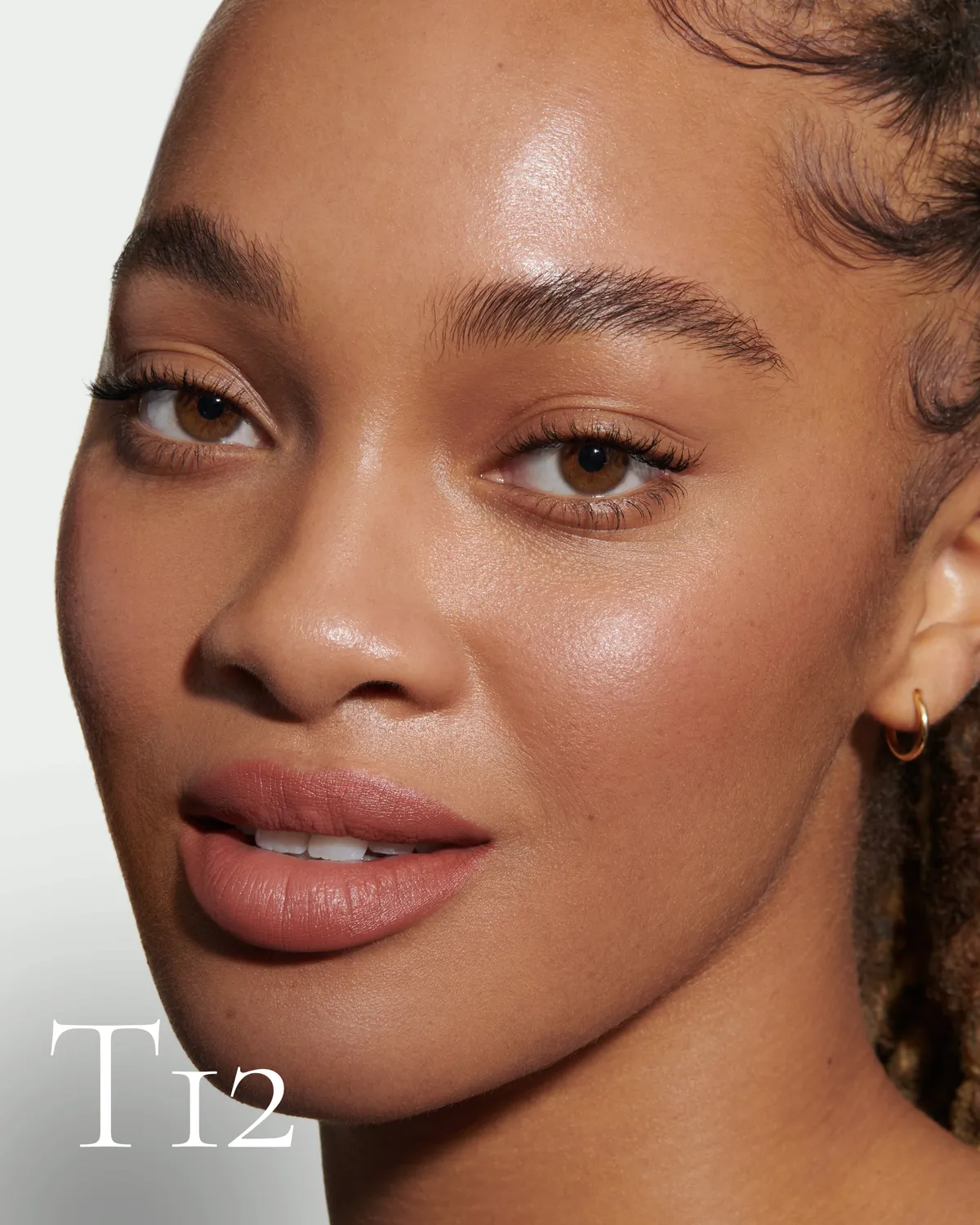 Lisa Eldridge Seamless T12 tinta viso leggera luminosa