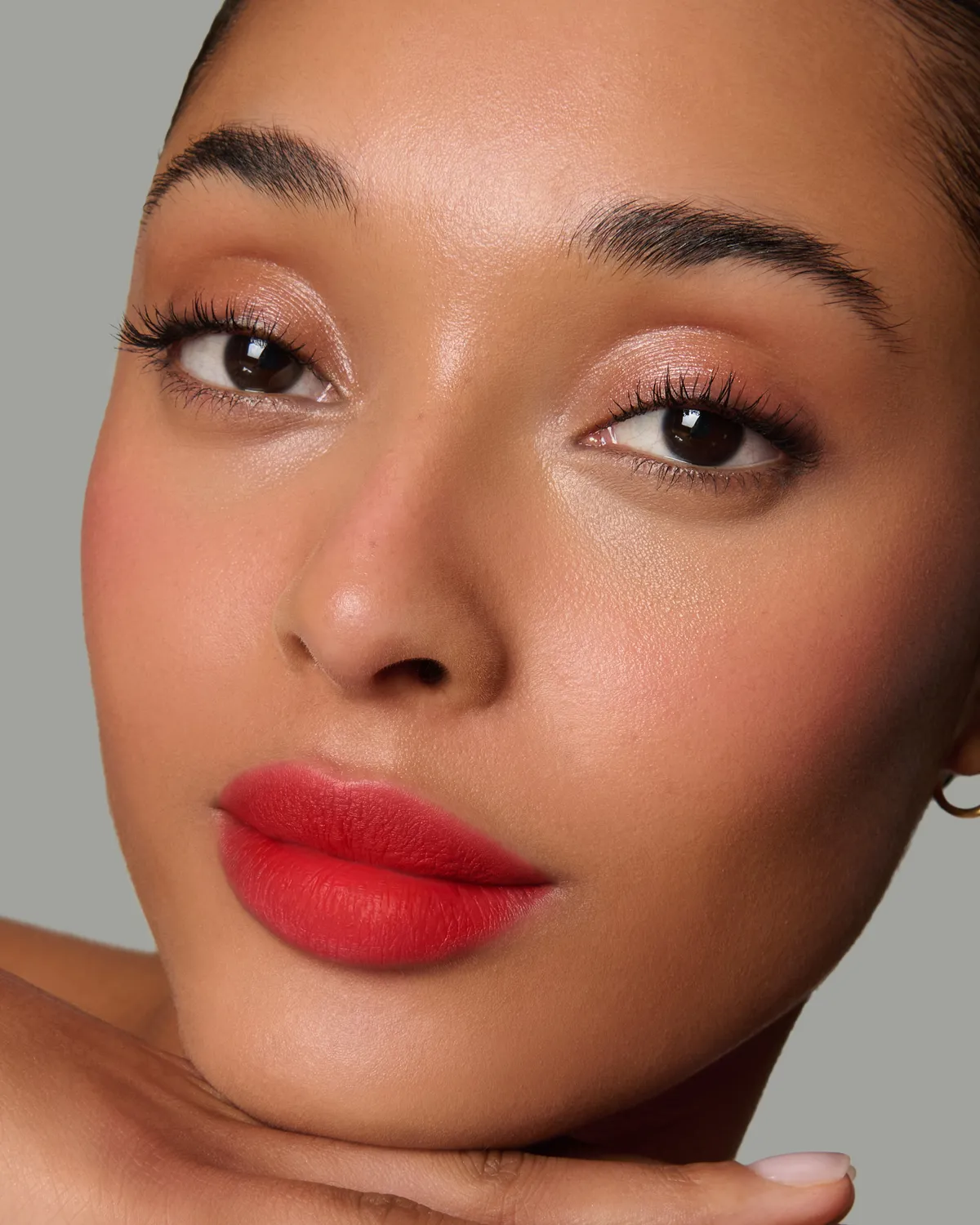 Lisa Eldridge Velveteen Strawberry Blonde rossetto liquido rosso