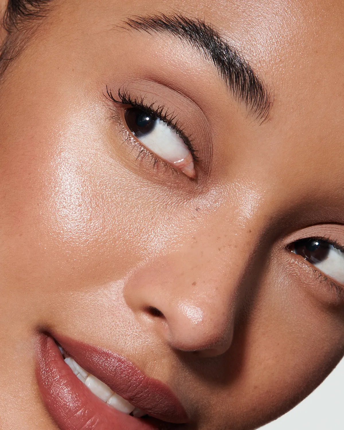 Lisa Eldridge Irene Liquid Silk ombretto liquido matte