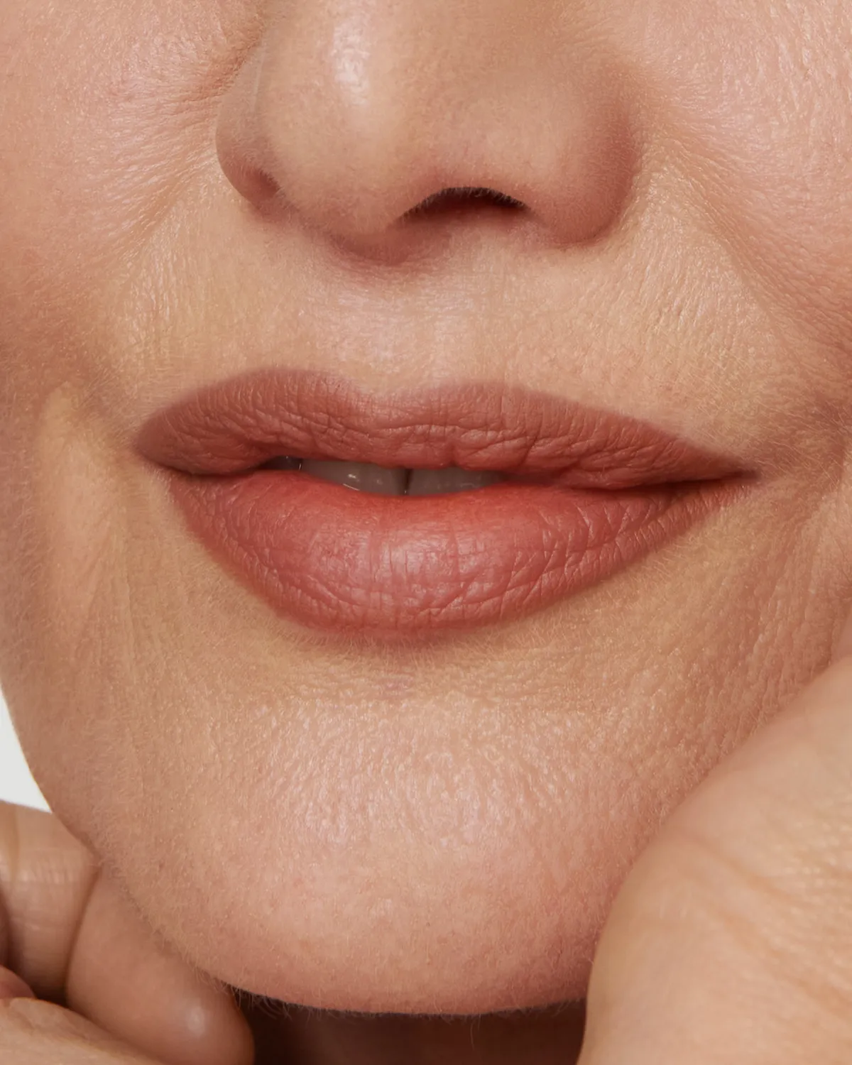Lisa Eldridge Sculpt 0N Greige matita labbra matte nude
