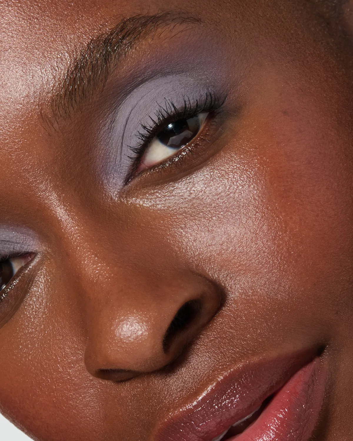 Lisa Eldridge Liquid Silk Maude ombretto liquido opaco