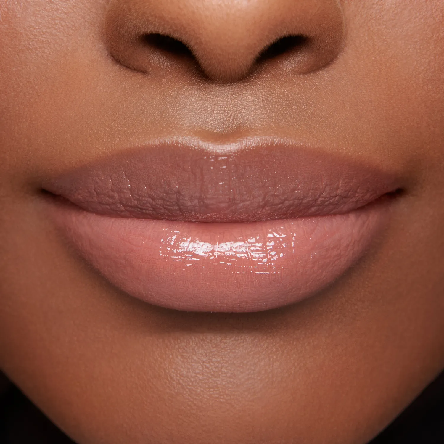 Lisa Eldridge Gloss Embrace lucidalabbra Affair marrone