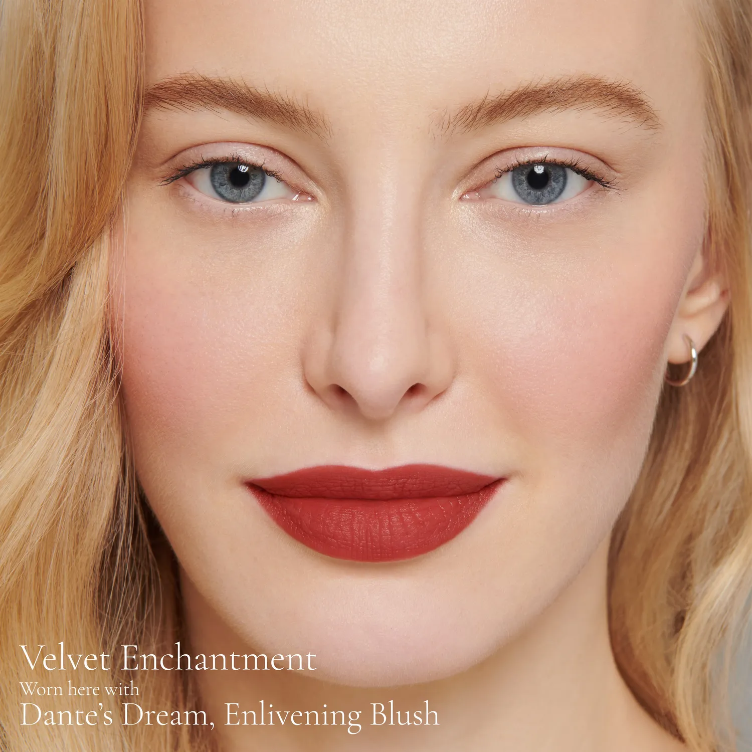 Lisa Eldridge True Velvet Lip Colour rossetto Velvet Enchantment rosso