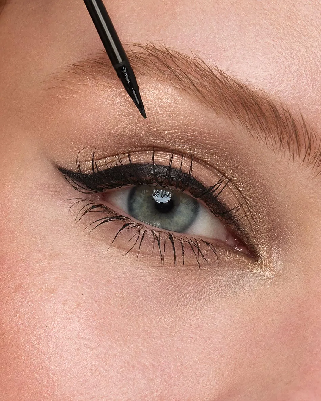 KIKO Kind by KIKO High Definition Eyeliner 01 eyeliner liquido 12h