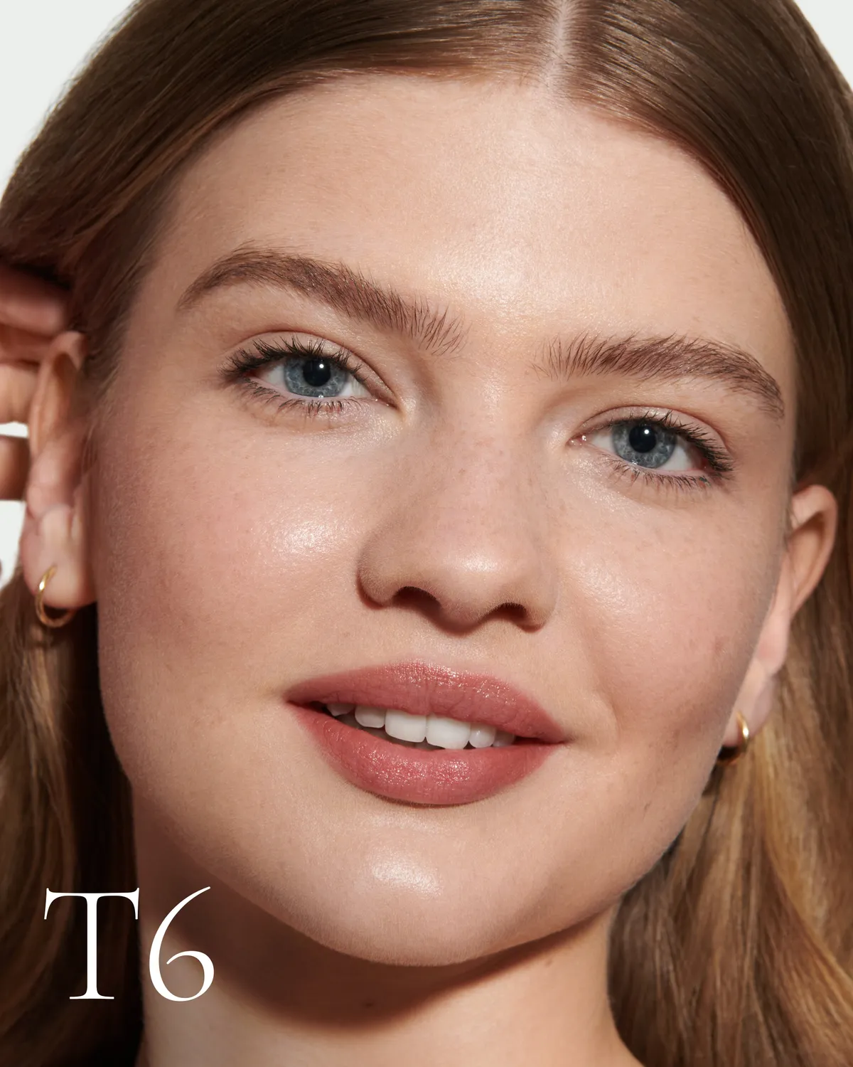 Lisa Eldridge Seamless Skin Tint Fondotinta T6 Coprenza Leggera