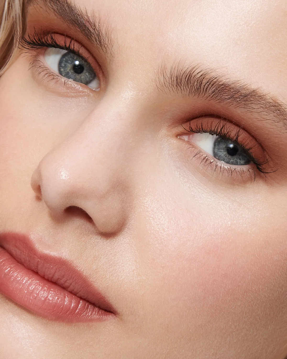 Lisa Eldridge Liquid Silk Thalia ombretto liquido opaco