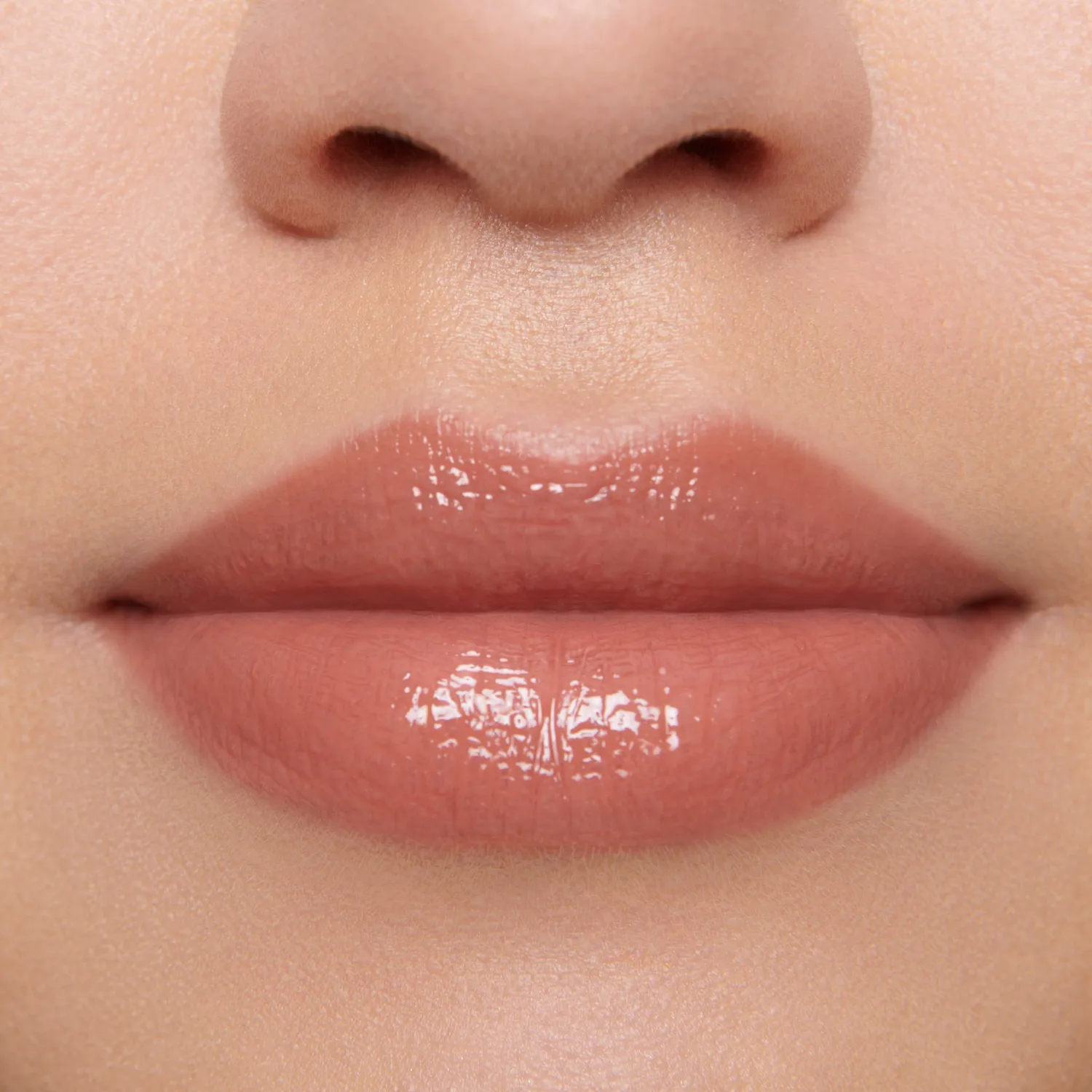 Lisa Eldridge Gloss Embrace lucidalabbra Affair marrone