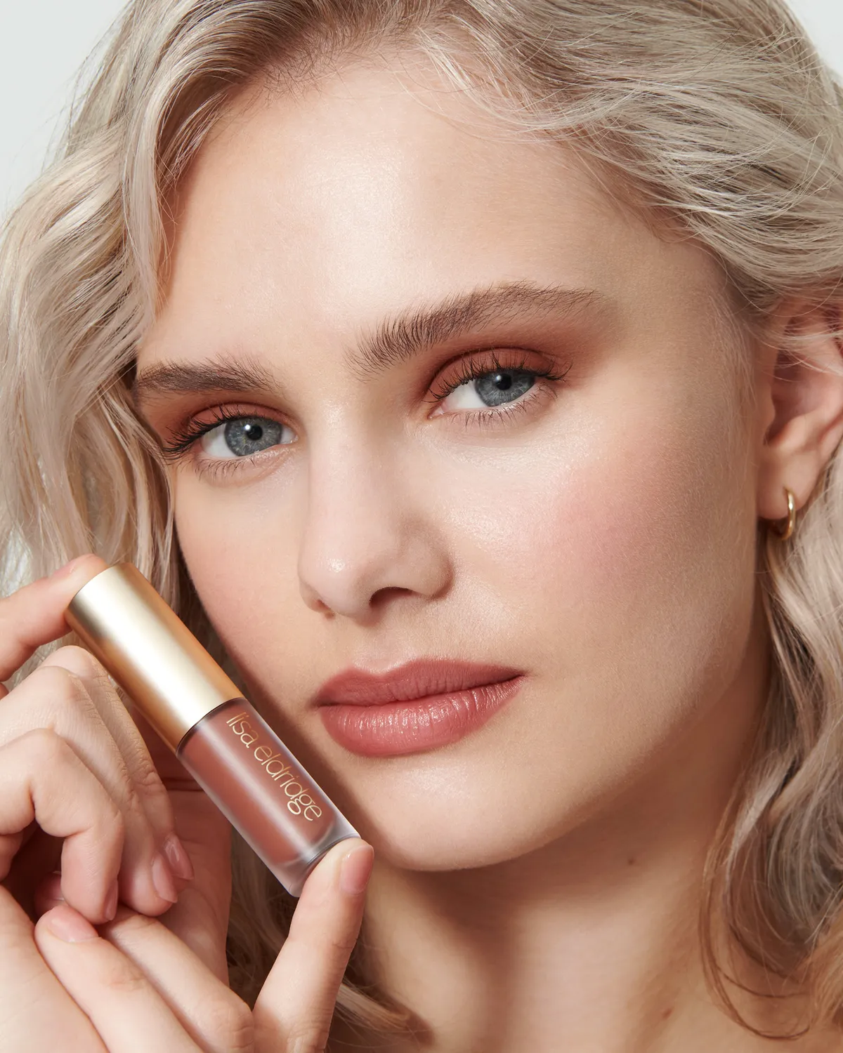Lisa Eldridge Liquid Silk Thalia ombretto liquido opaco