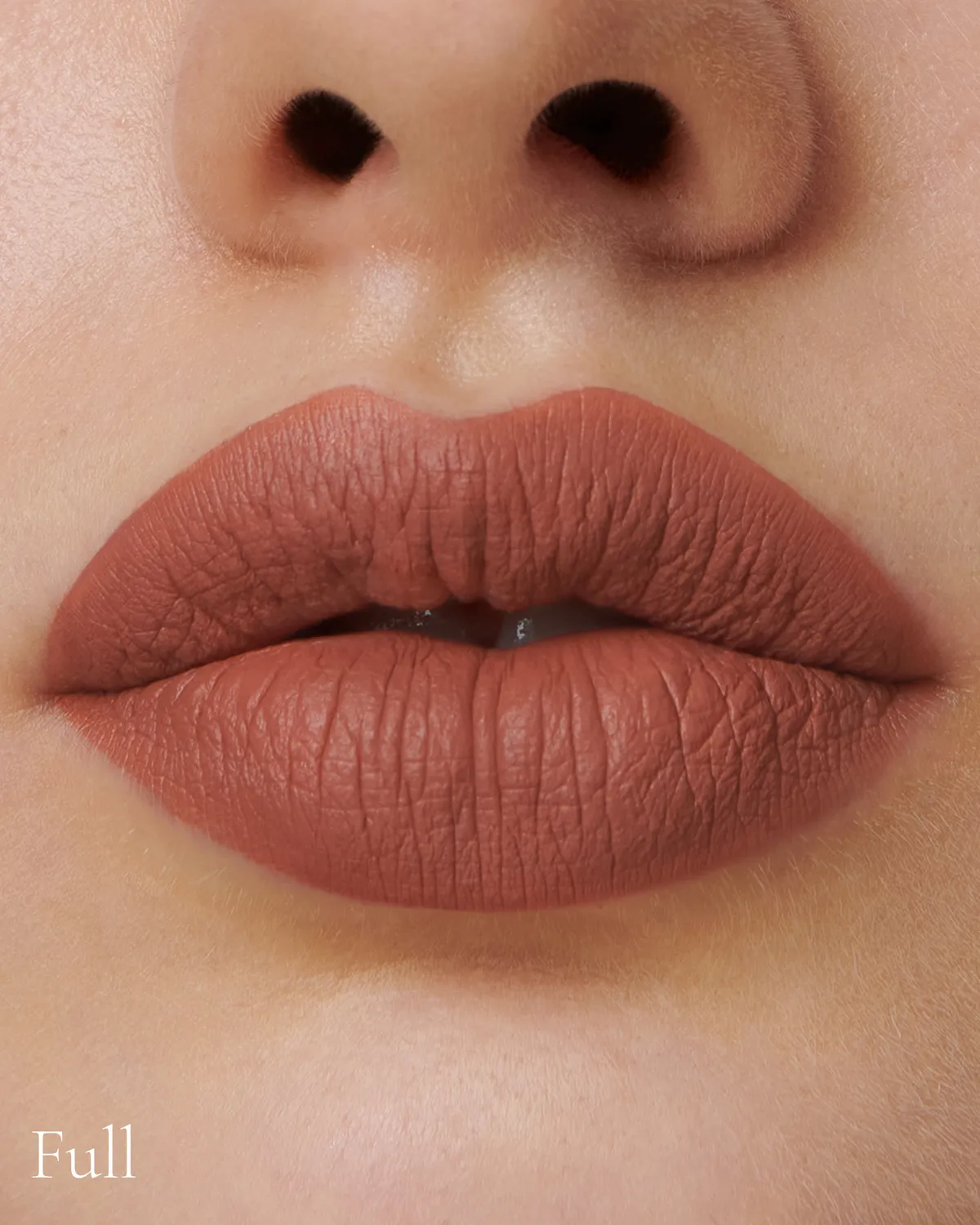 Lisa Eldridge Velveteen Affair rossetto liquido marrone vellutato