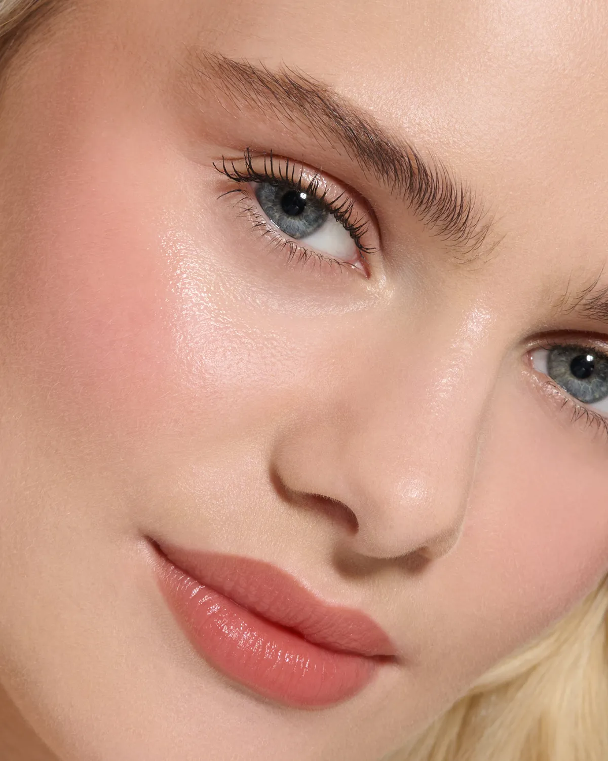 Lisa Eldridge Velatura Cinnamon Bun stick labbra e guance glossy