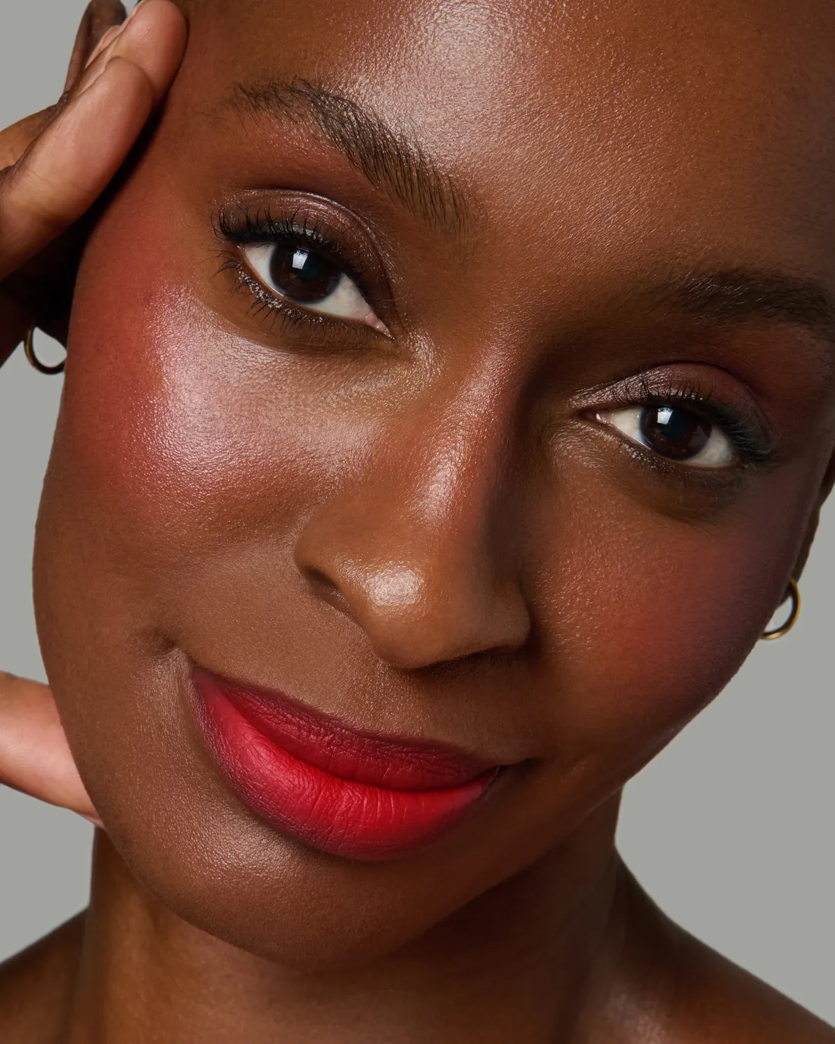 Lisa Eldridge Velveteen Strawberry Blonde rossetto liquido rosso