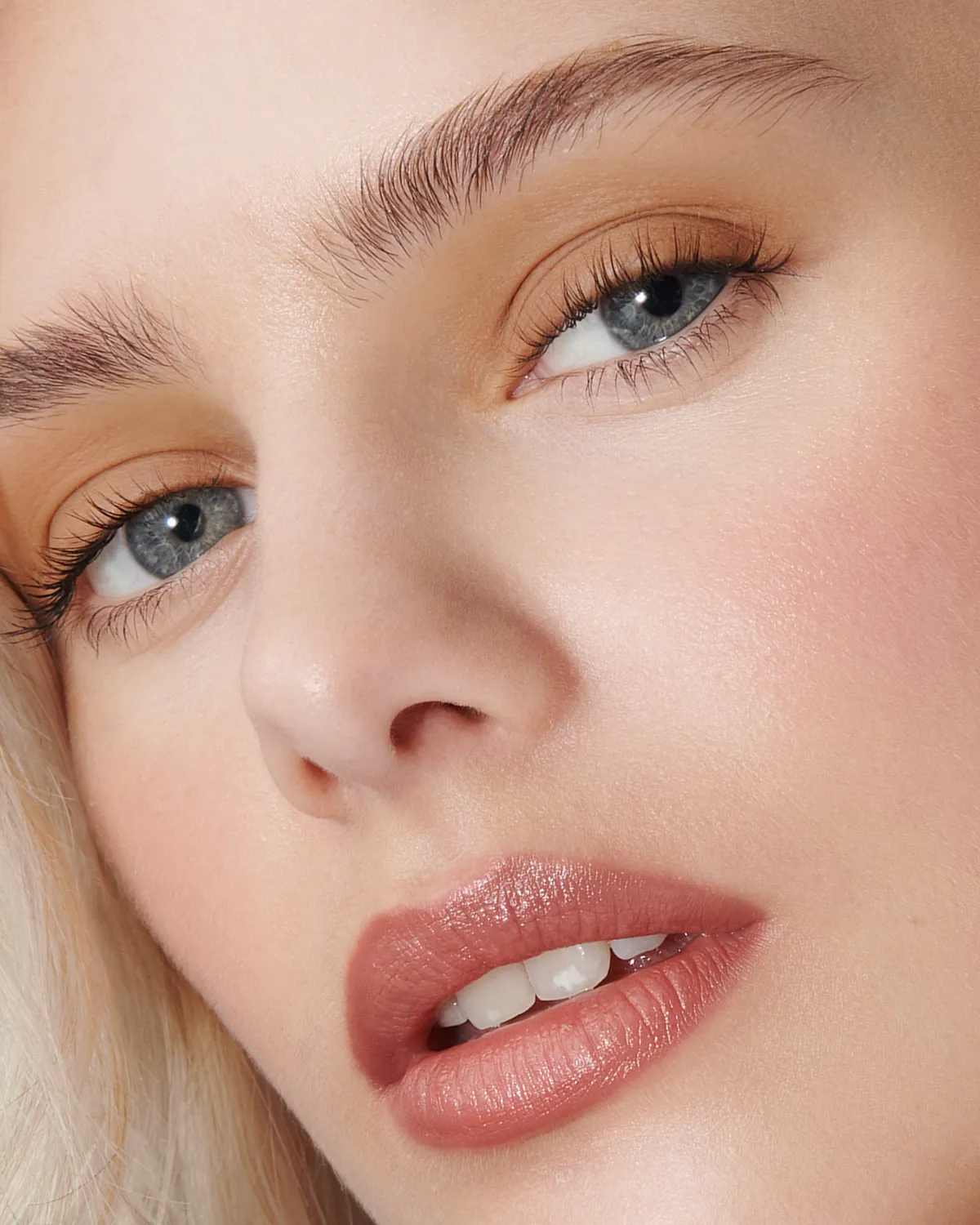 Lisa Eldridge Liquid Silk Phoebe ombretto liquido matte