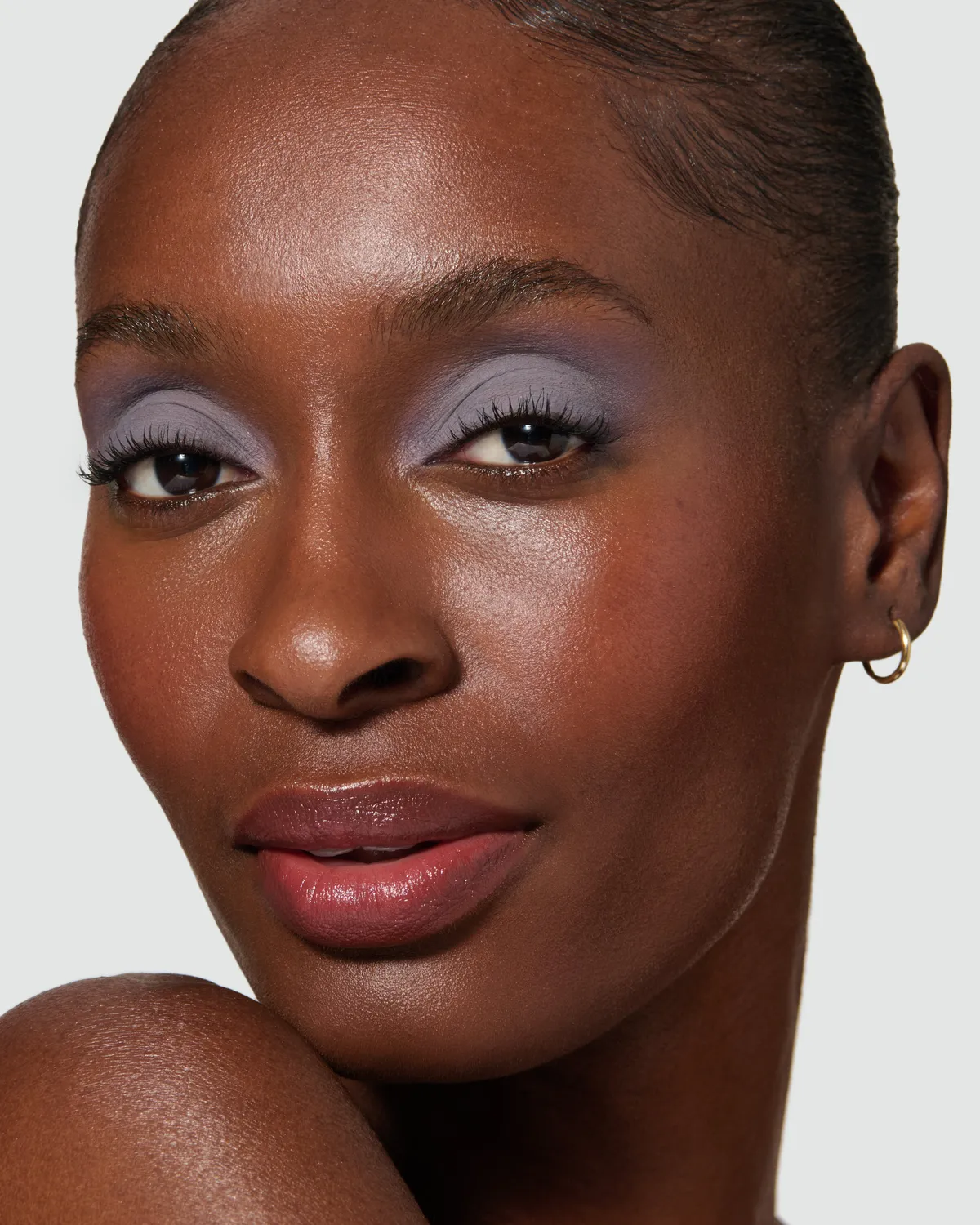 Lisa Eldridge Liquid Silk Maude ombretto liquido opaco