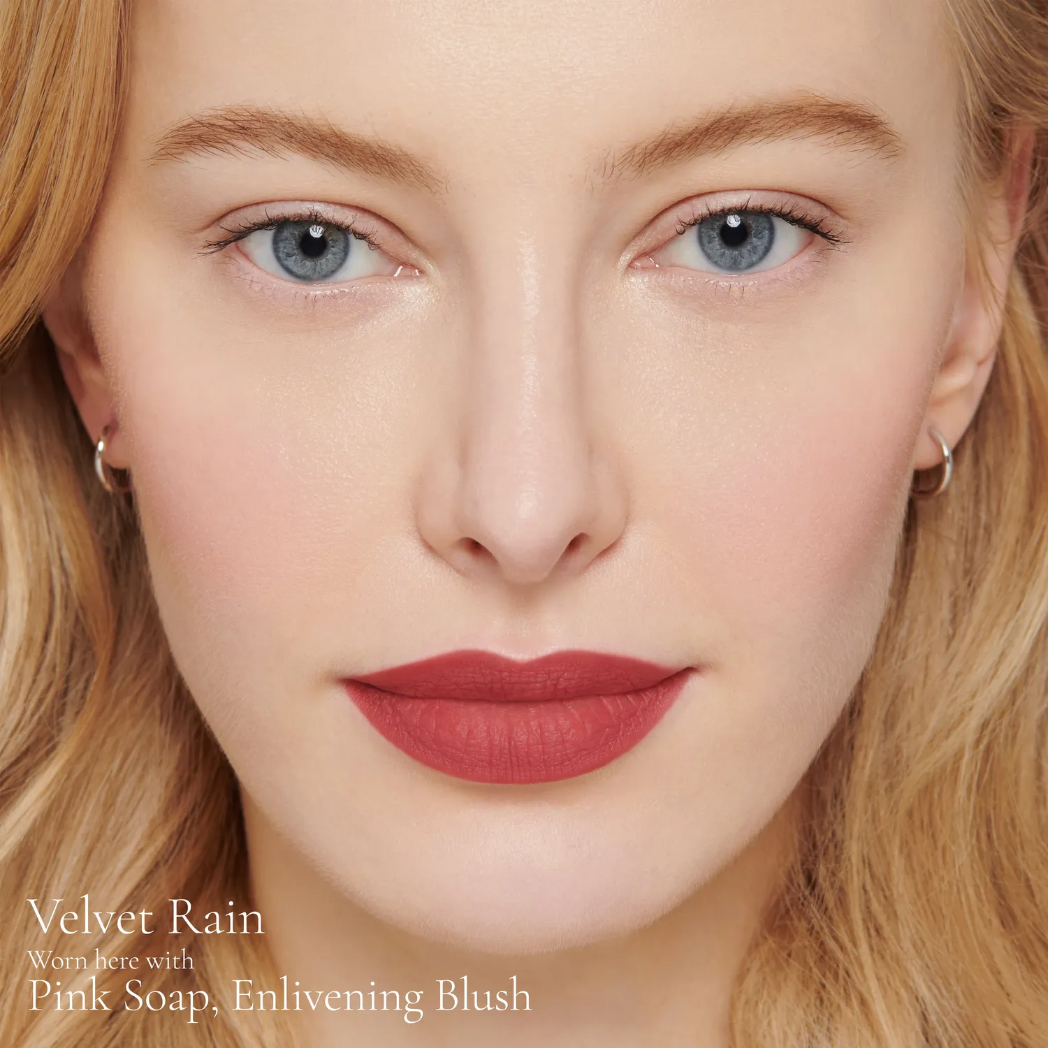 Lisa Eldridge True Velvet Velvet Rain rossetto rosa matte