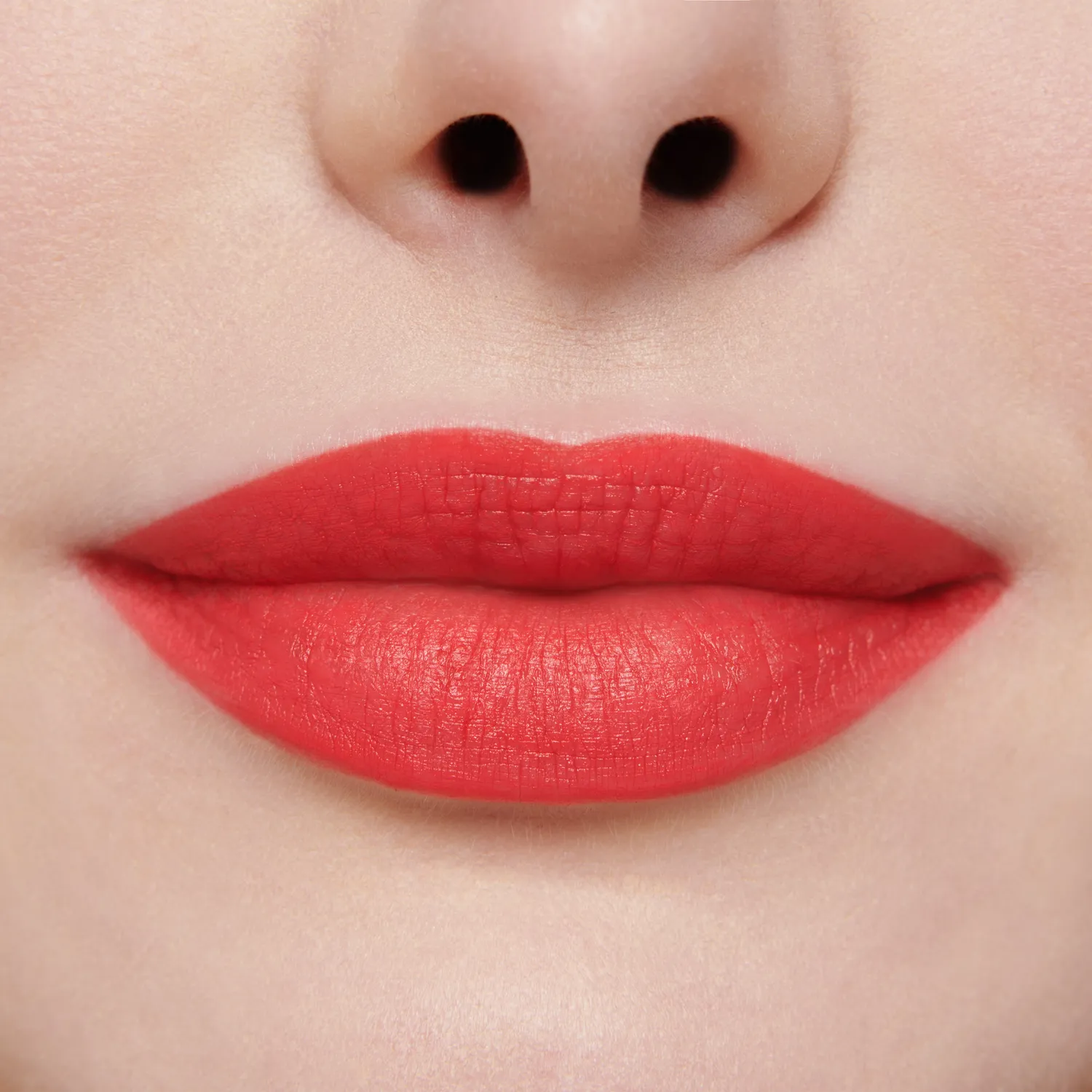 Lisa Eldridge Strawberry Shock rossetto rosso fragola matte