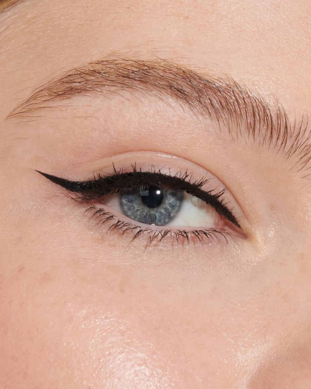 Lisa Eldridge Kitten Flick Black eyeliner liquido nero 24h
