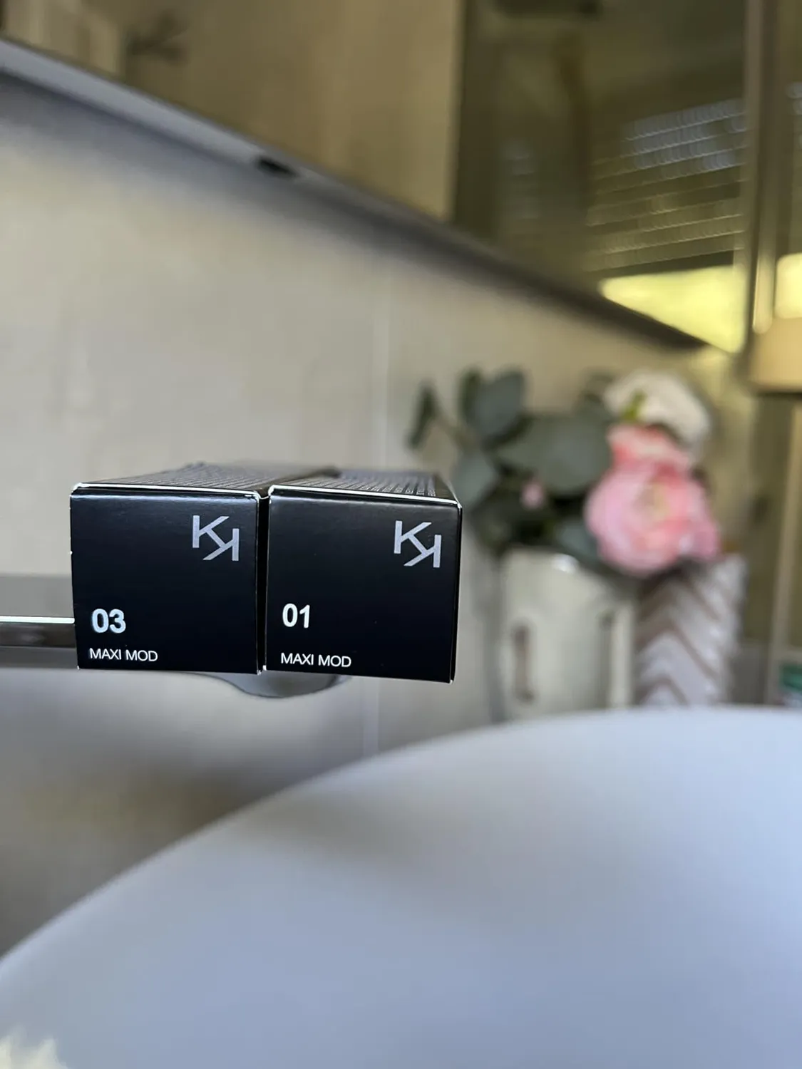 KIKO Milano Maxi Mod Colour 01 Electric Blue mascara volume 10 h