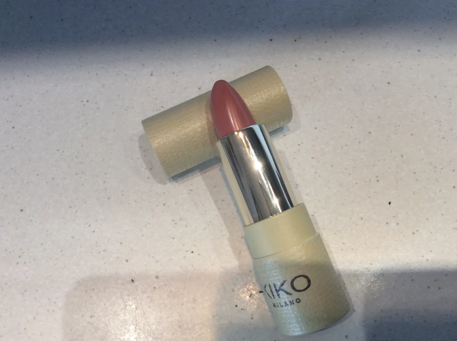 KIKO Milano Green Me Matte 100 rossetto mat Universal Nude