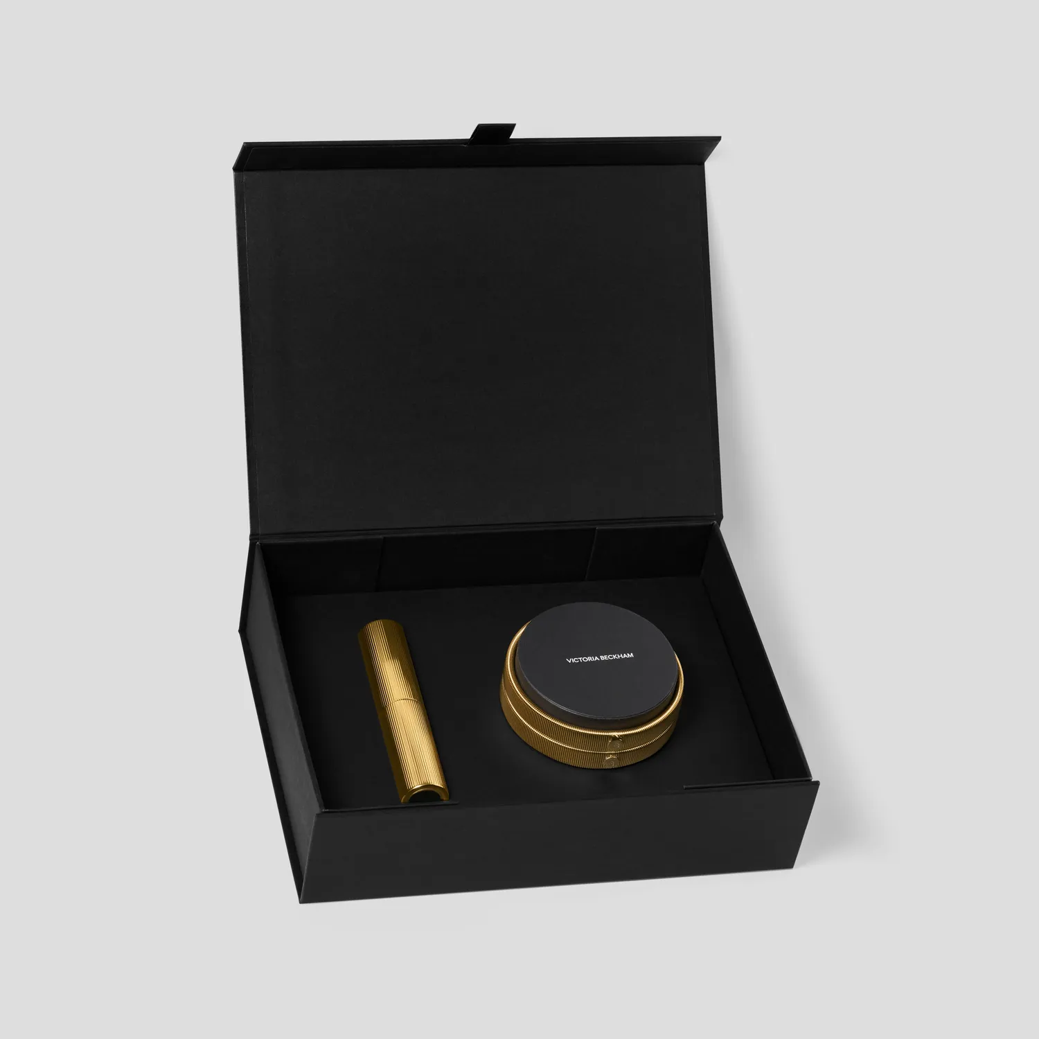 Victoria Beckham Signature Fluted Gold set illuminante Pearl