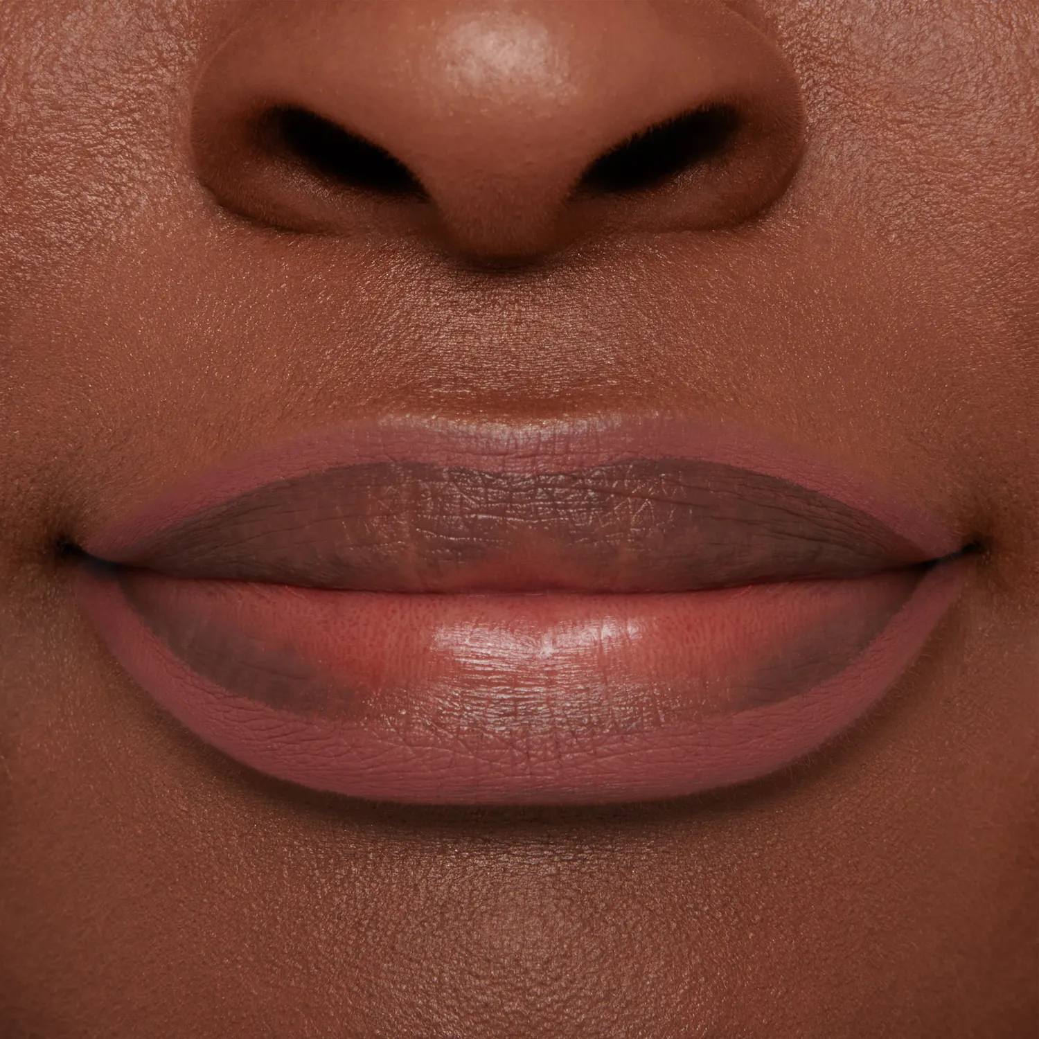 Lisa Eldridge Enhance and Define Sorcery matita labbra marrone