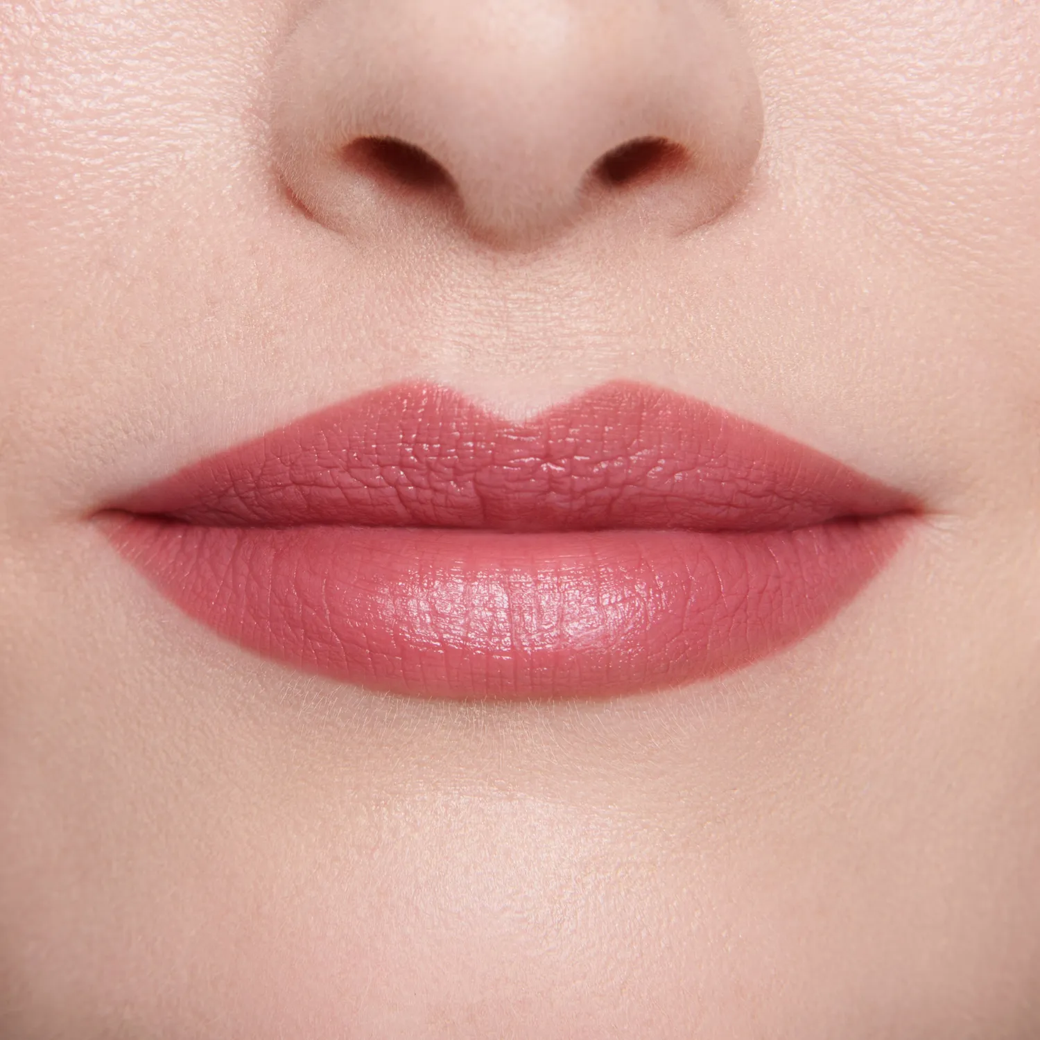 Lisa Eldridge Luxuriously Lucent Rose Official rossetto rosa satinato