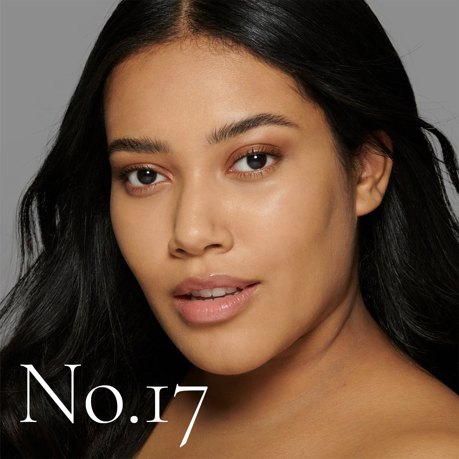 Lisa Eldridge The Foundation fondotinta No.17 media dorata
