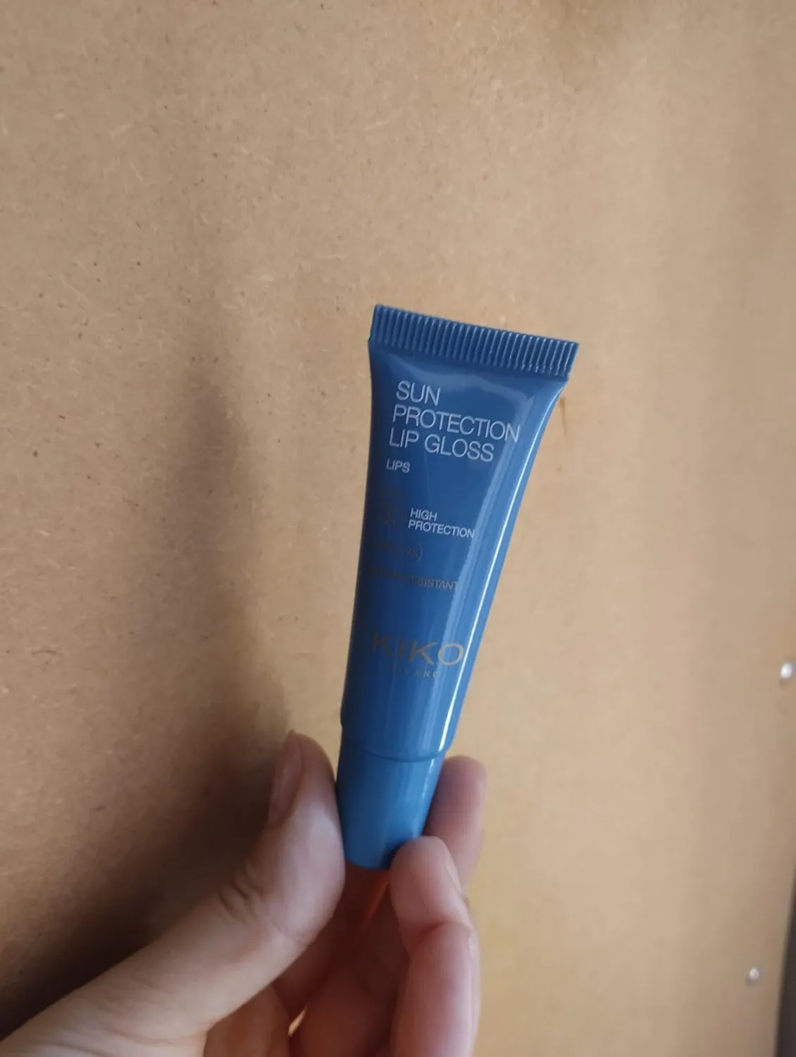 KIKO Milano Sun Protection Lip Gloss SPF30 lucidalabbra 01 Honey Guard