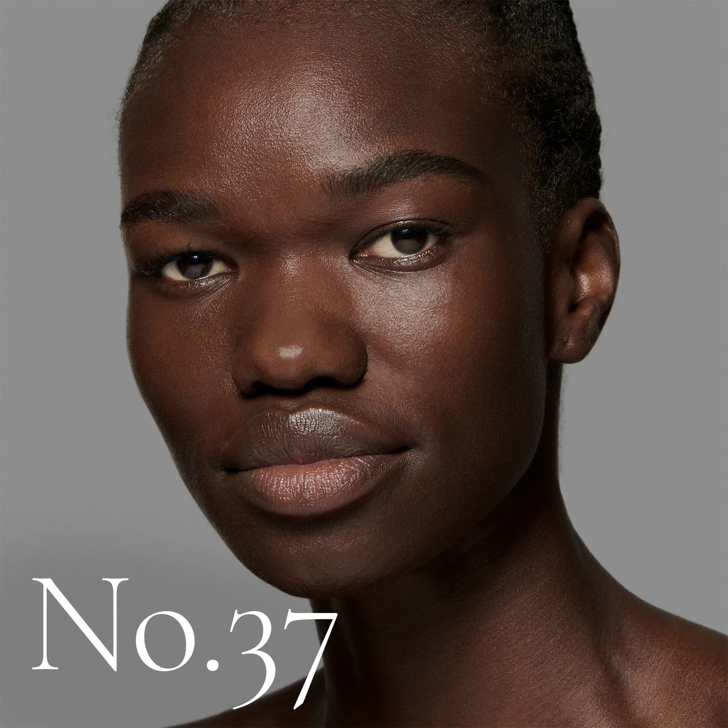 Lisa Eldridge The Foundation Shade 37 fondotinta neutro profondo