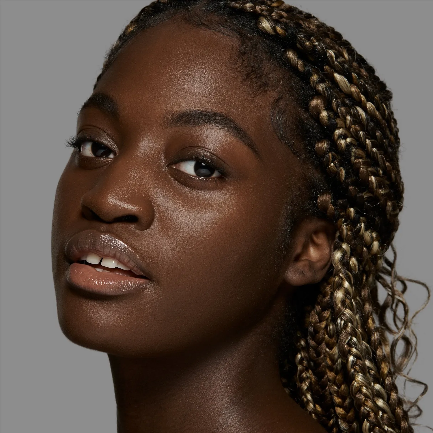 Lisa Eldridge The Foundation fondotinta No.35 profonda oliva