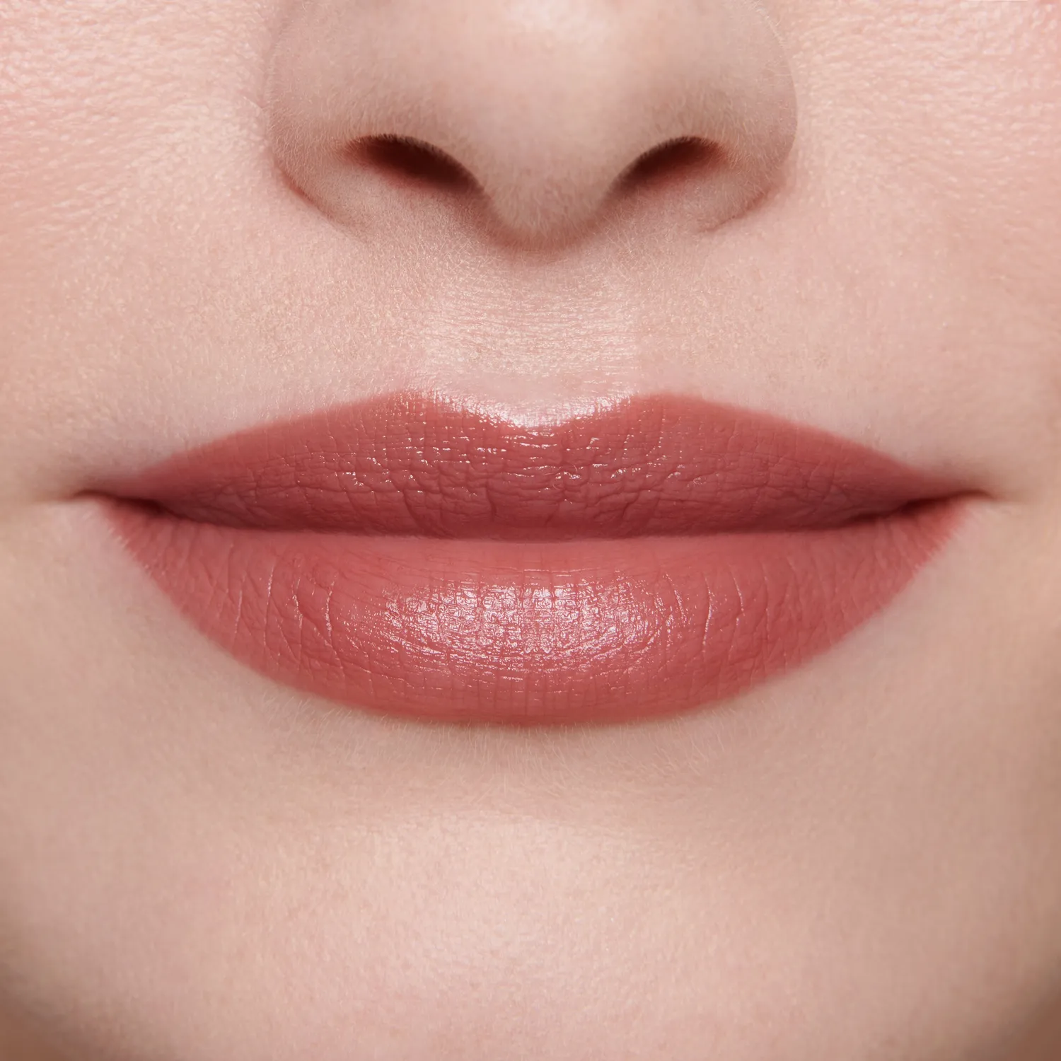 Lisa Eldridge Luxuriously Lucent Painterly rossetto satinato