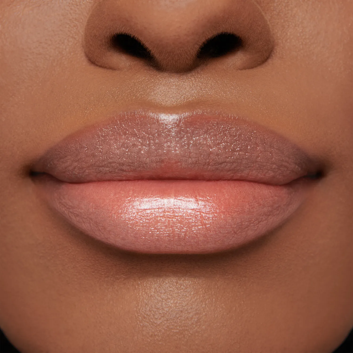 Lisa Eldridge Luxuriously Lucent rossetto Le Mépris beige