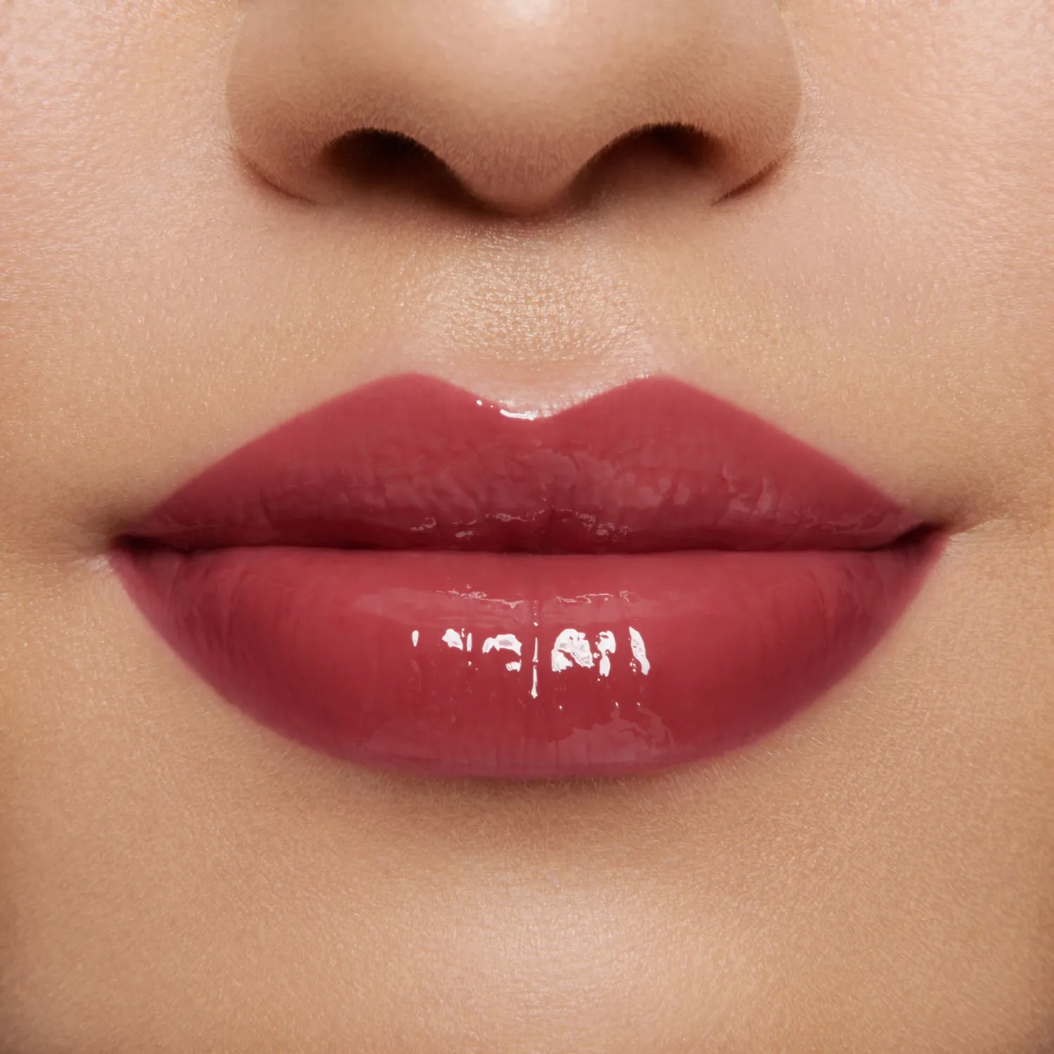 Lisa Eldridge Gloss Embrace Blush gloss labbra rosa berry