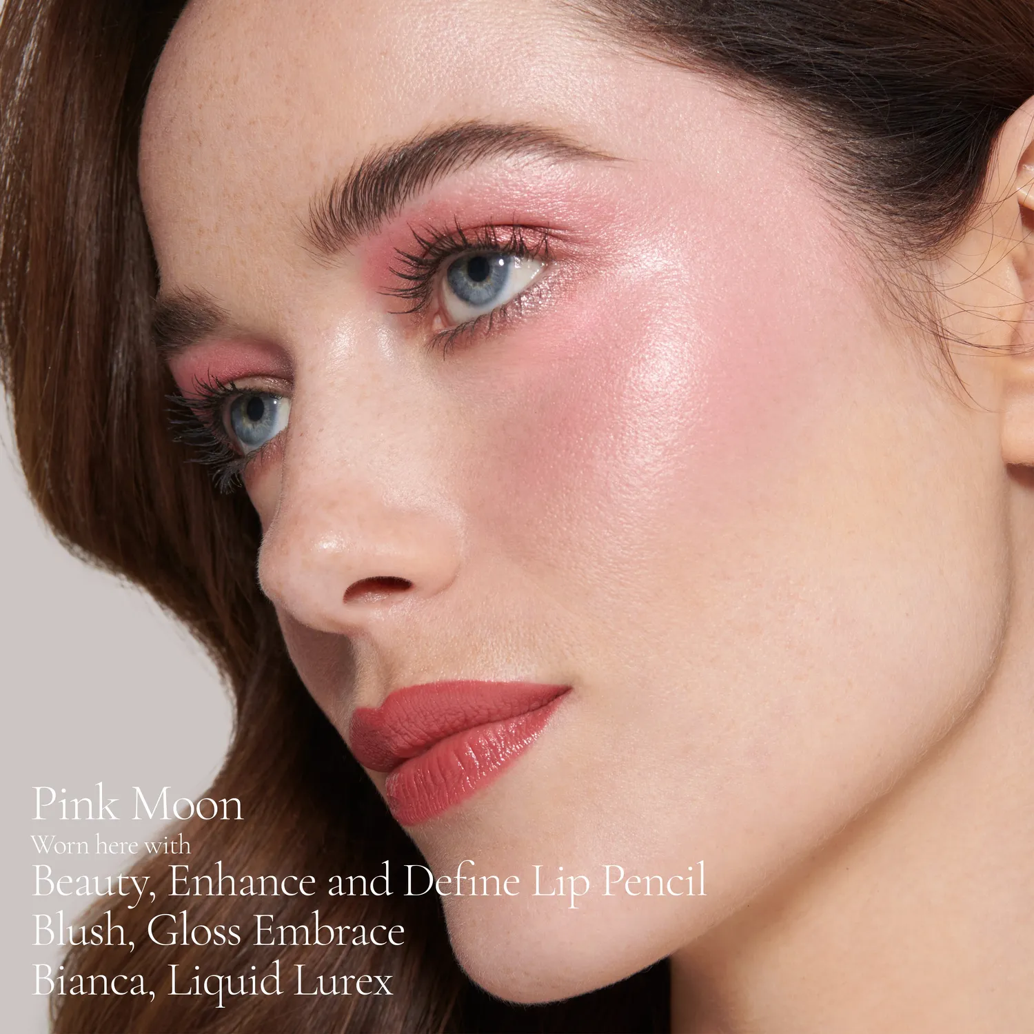 Lisa Eldridge Elevated Glow Pink Moon illuminante liquido rosato