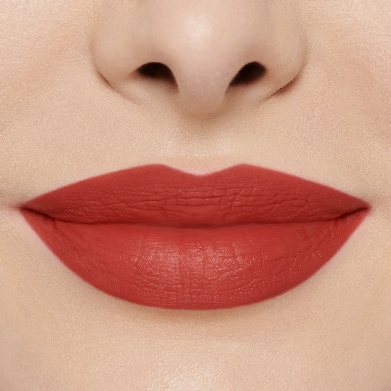 Lisa Eldridge Enhance and Define Enchantment matita labbra rossa