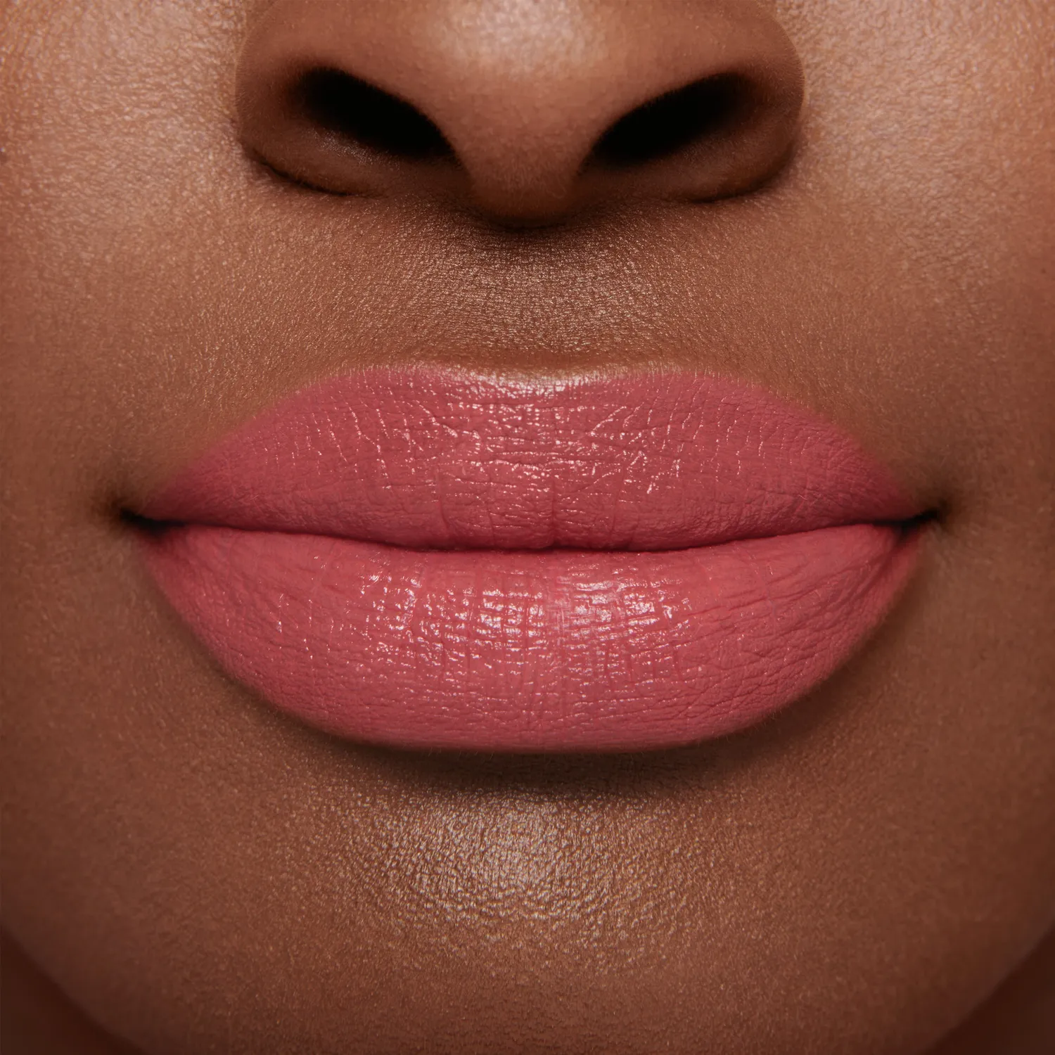 Lisa Eldridge Luxuriously Lucent Je Ne Sais Quoi rossetto corallo