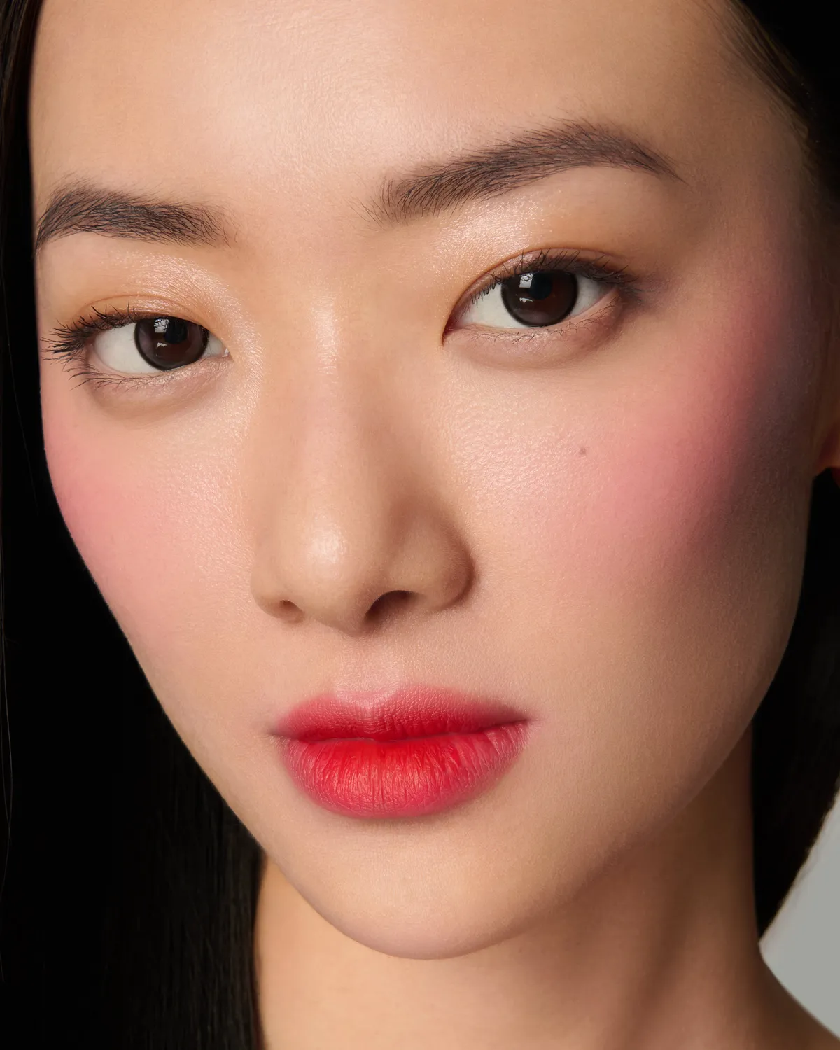 Lisa Eldridge Velveteen Strawberry Blonde rossetto liquido rosso