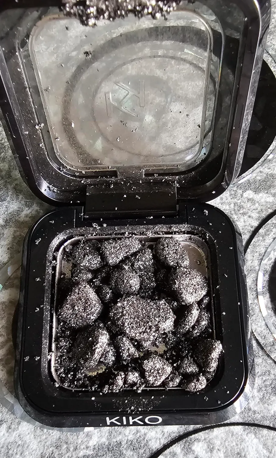 KIKO Glitter Shower Eyeshadow 12 ombretto glitter blu mare