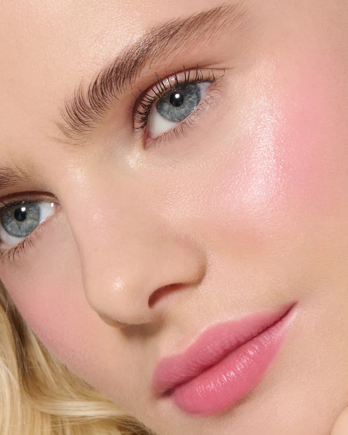 Lisa Eldridge Velatura Stick Meeting The Ex rosa labbra guance