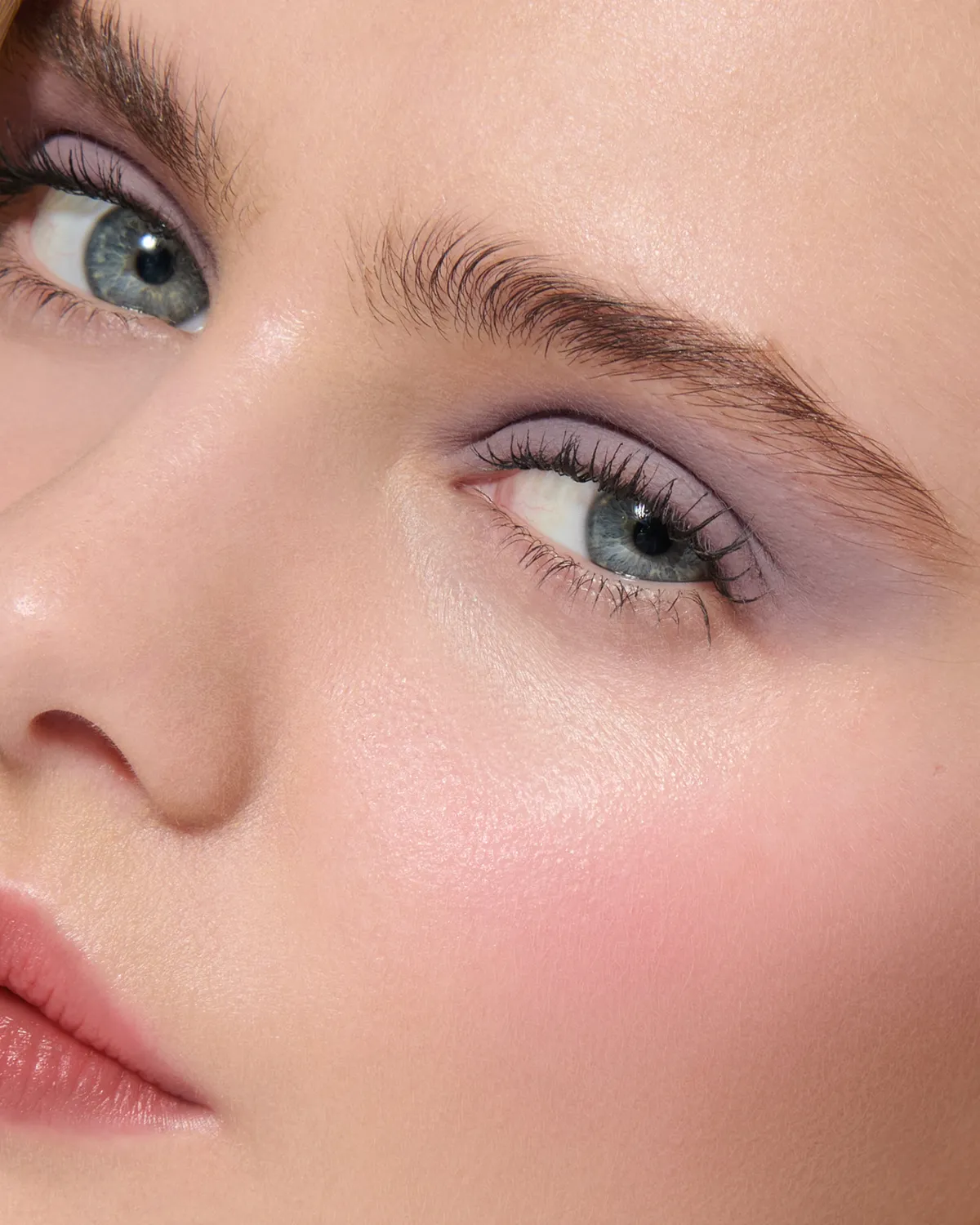 Lisa Eldridge Liquid Silk Maude ombretto liquido opaco