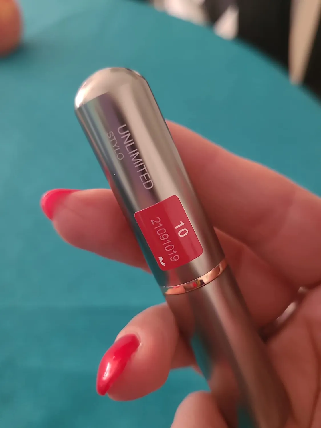 KIKO Milano Unlimited Stylo 03 rossetto cremoso lunga tenuta demi-mat