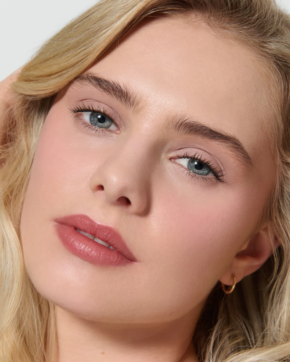 Lisa Eldridge Paige ombretto liquido Liquid Silk matte nude
