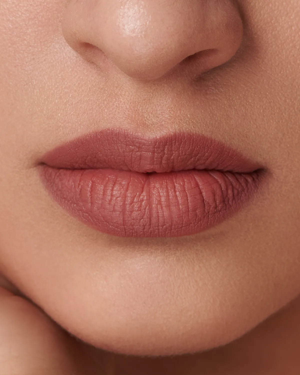 Lisa Eldridge Sculpt and Shade Matita Labbra 2C Medium Mauve matte