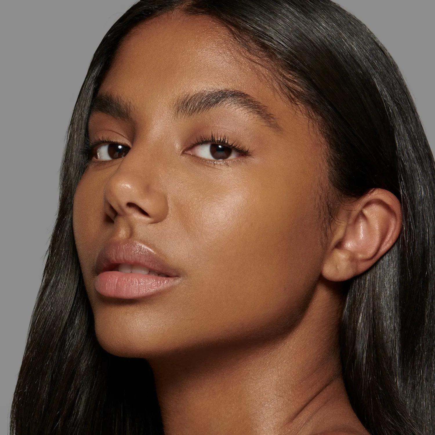 Lisa Eldridge The Foundation Fondotinta No. 25 Dorato Medio-Scuro