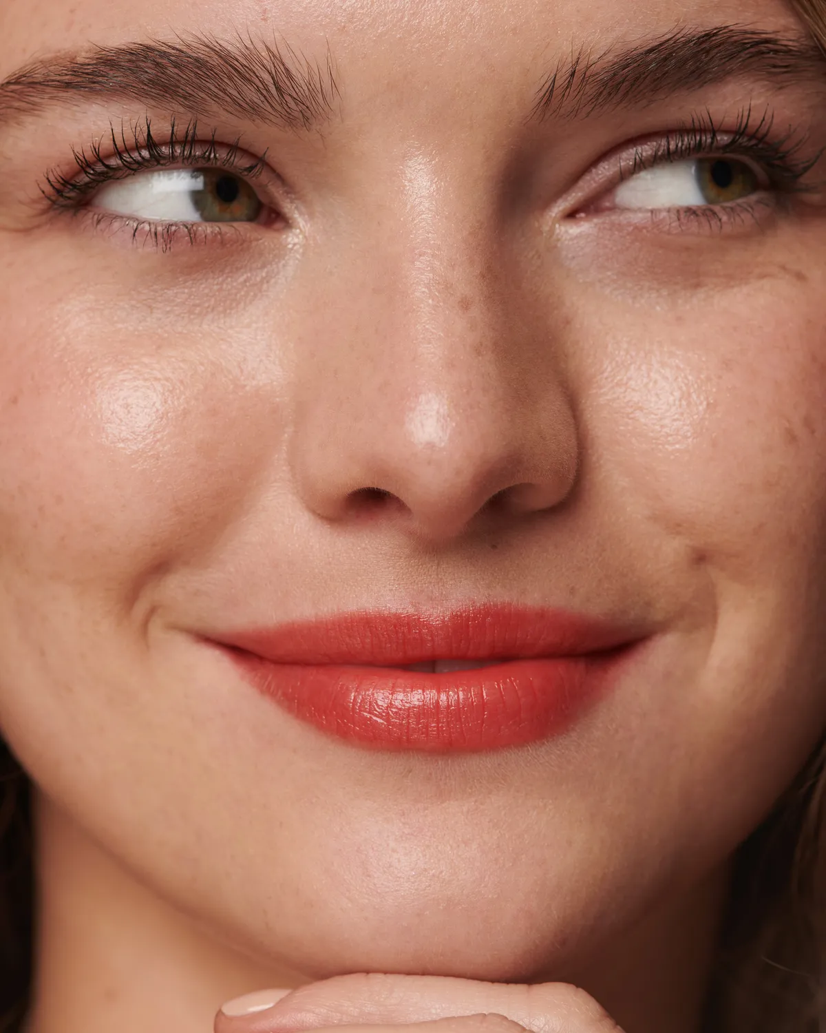 Lisa Eldridge Baume Embrace burro labbra Red Curve rosso caldo
