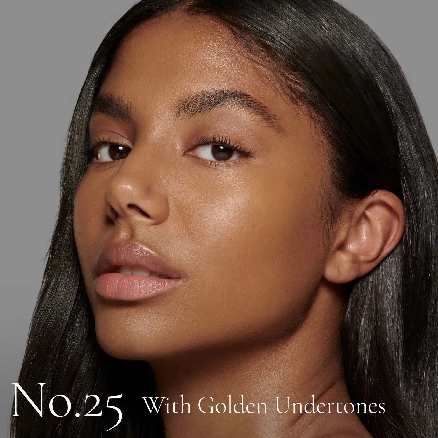 Lisa Eldridge The Foundation Fondotinta No. 25 Dorato Medio-Scuro