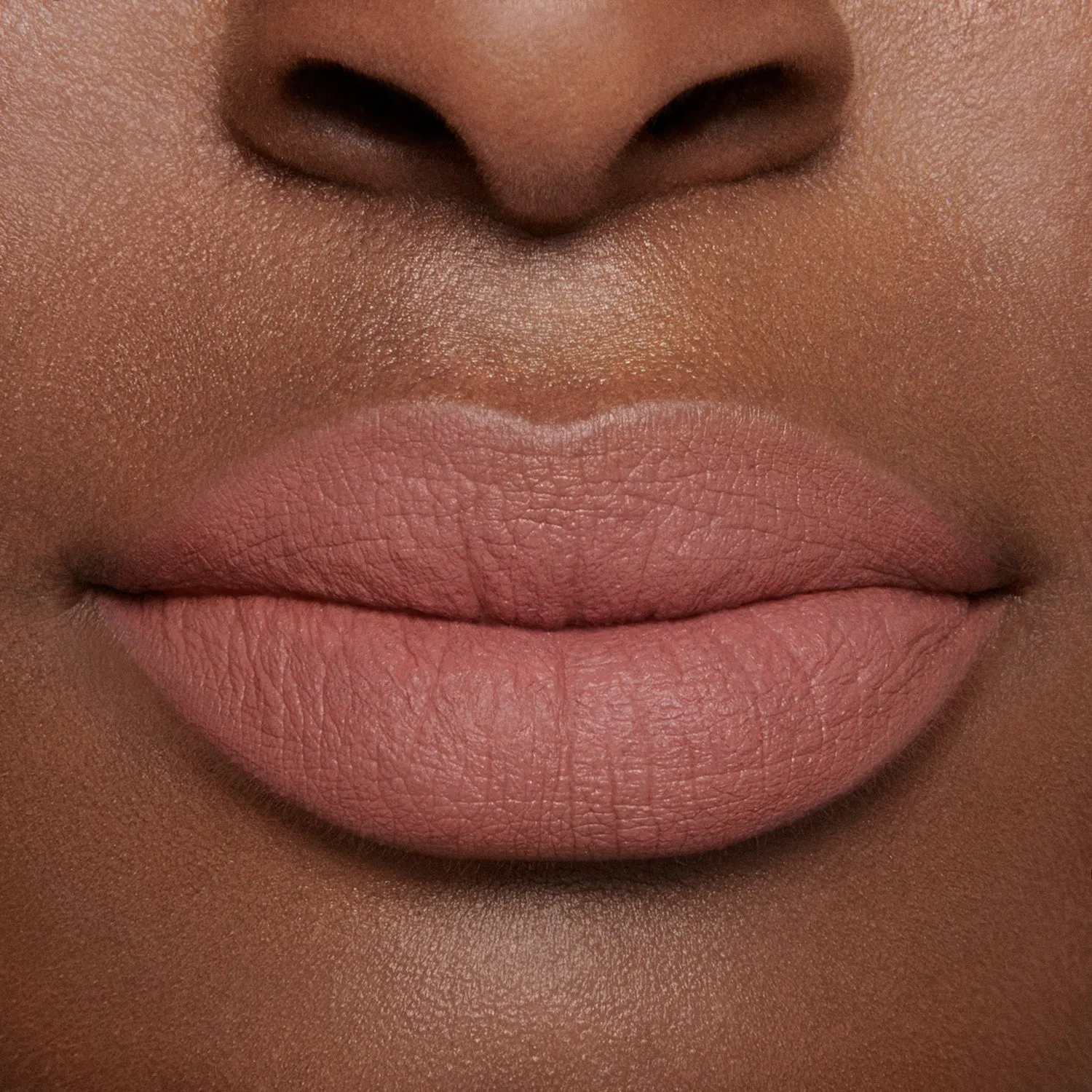 Lisa Eldridge True Velvet Velvet Muse rossetto opaco