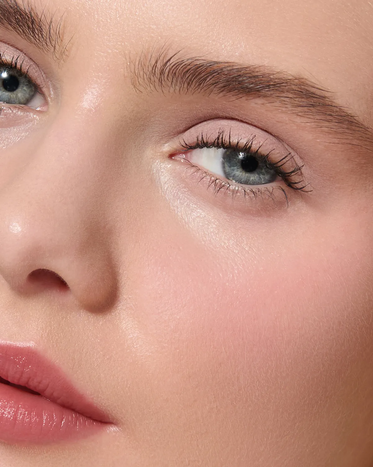 Lisa Eldridge Paige ombretto liquido Liquid Silk matte nude