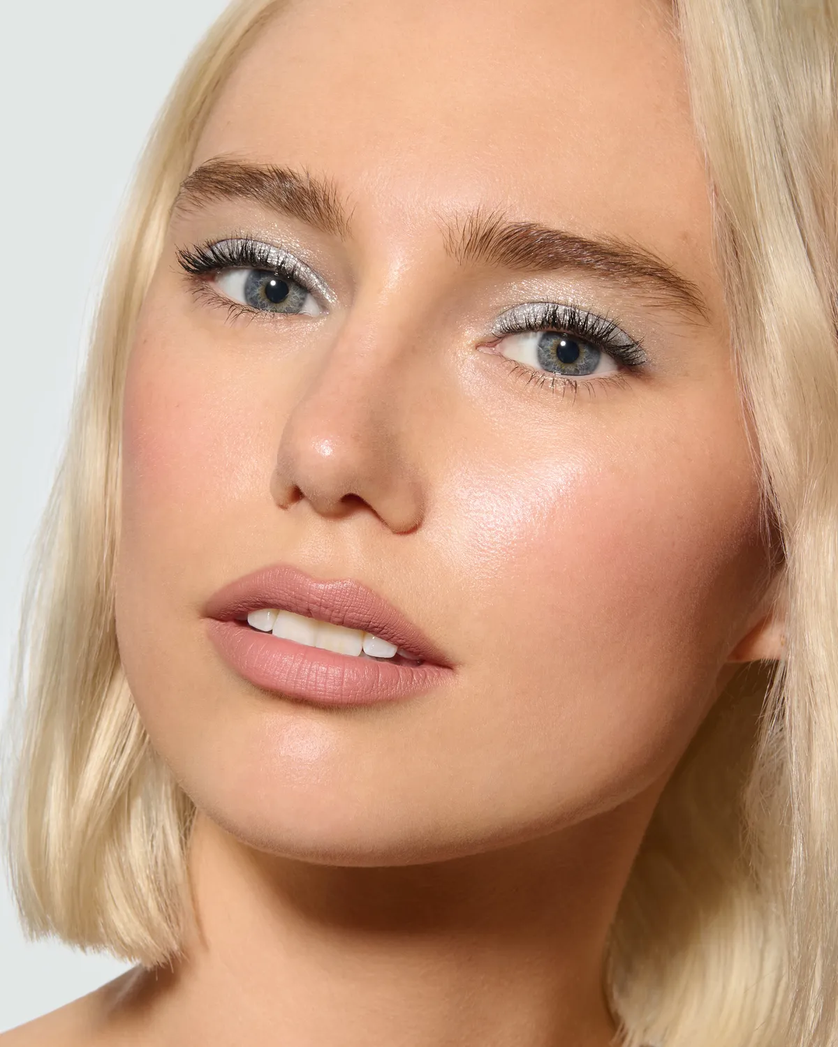 Lisa Eldridge Liquid Lurex Ombretto Liquido Aria Argento Freddo