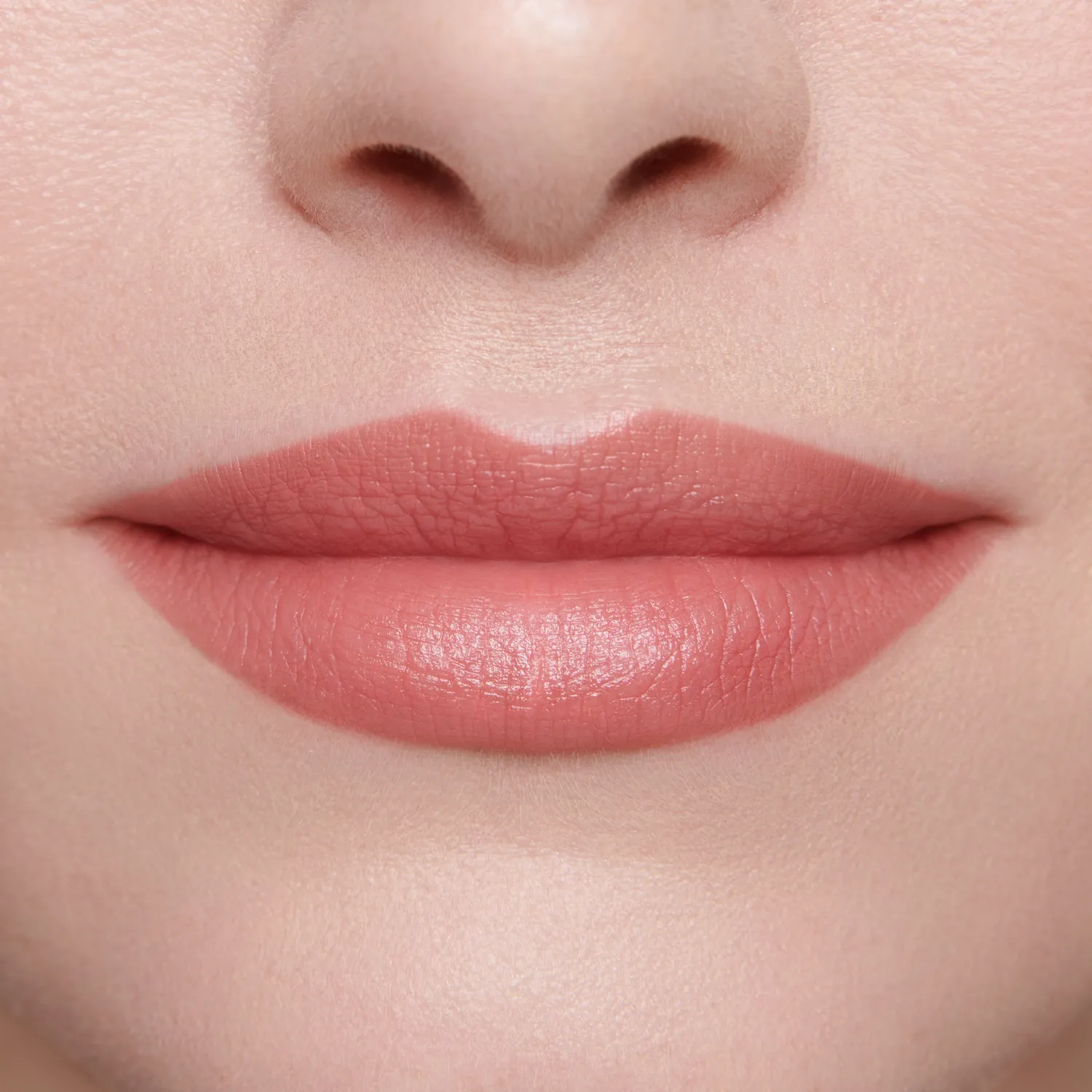 Lisa Eldridge Luxuriously Lucent rossetto Kitten Mischief